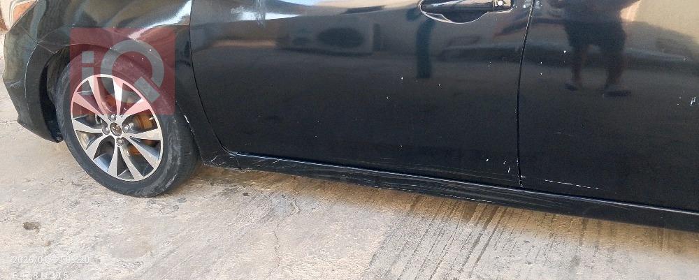 نيسان فيرسا